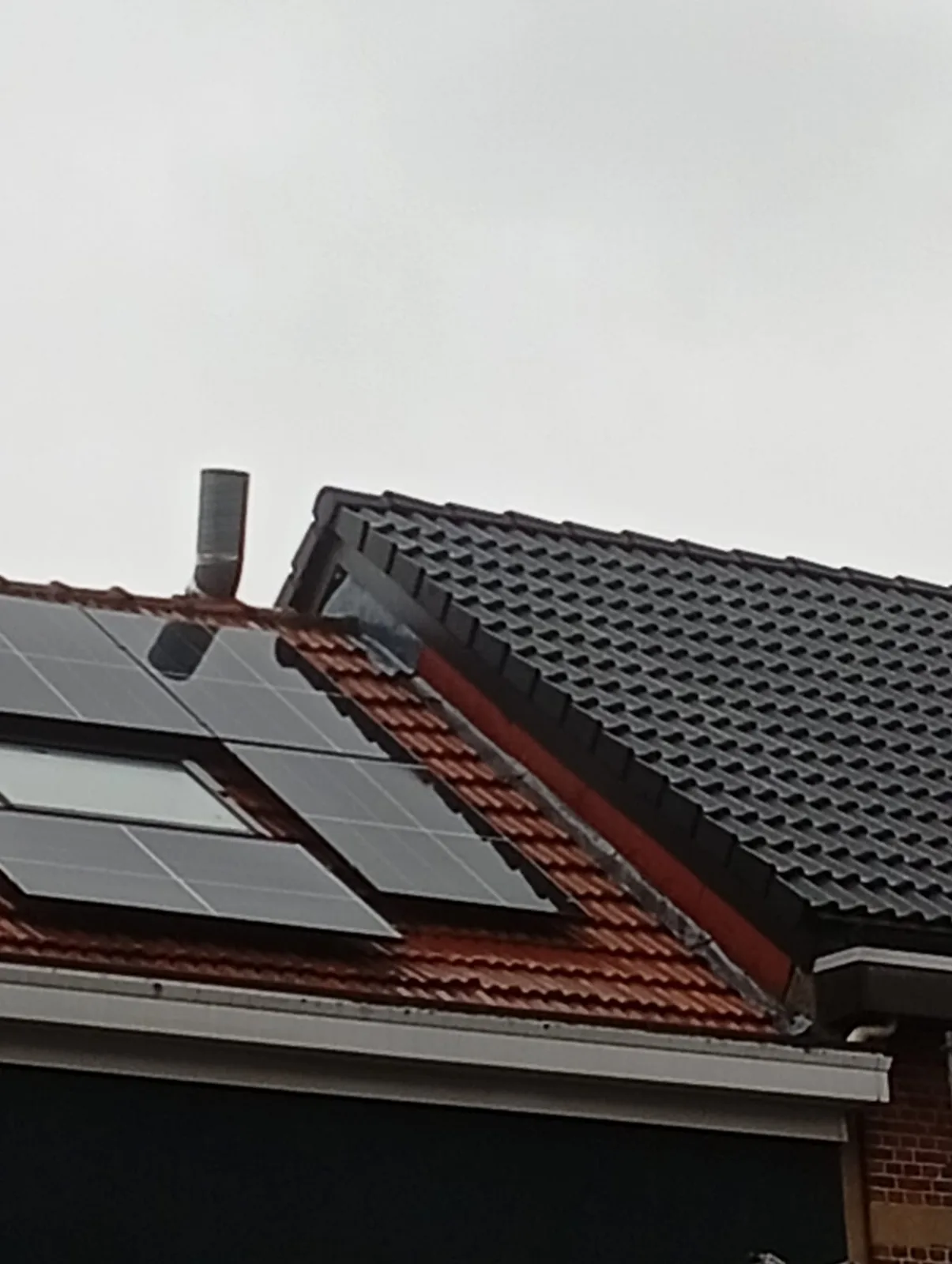 Nieuw pannendak met zonnepanelen