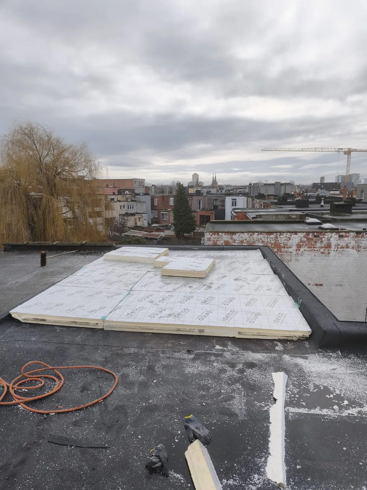 Isolatieplaten op een plat dak